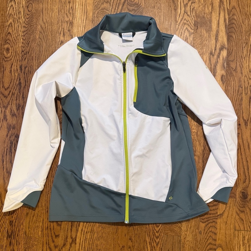 Columbia Women's White and Moss Green Omni Shield Jacket size L
